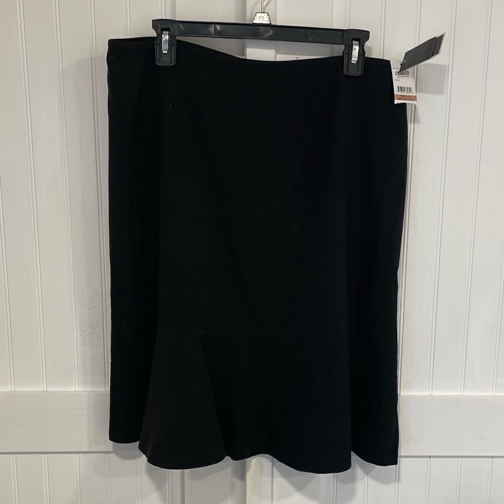 Nine West Black fully line skirt size 12